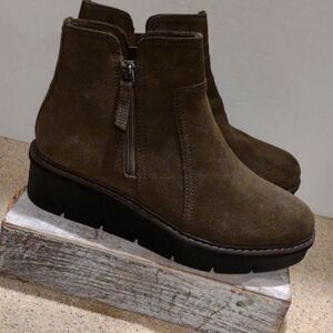 Clarks Booties Size 6 New